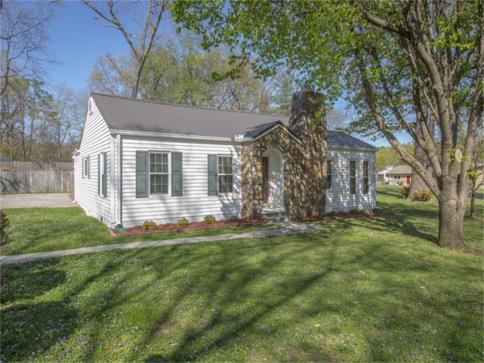 195 hair street soddy daisy tn 37379 for sale,1-level home,2 bedrooms,den with fireplace, level lot,